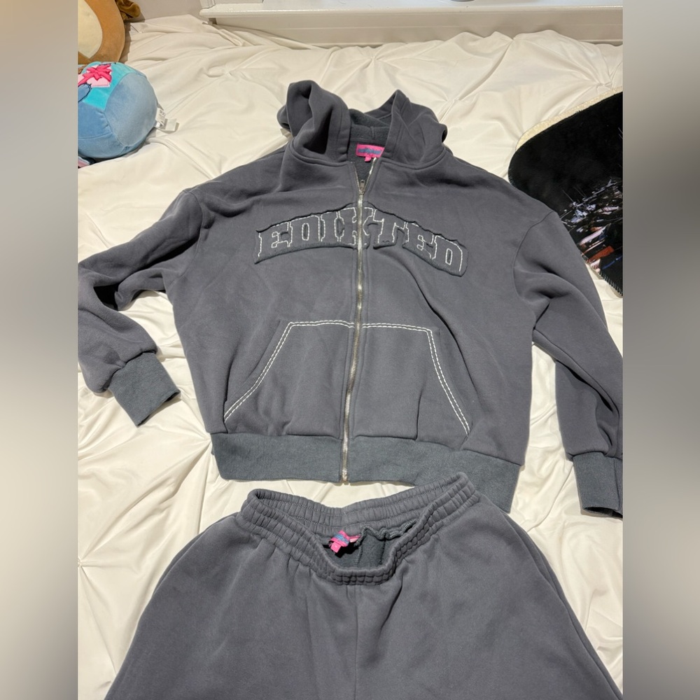 EDIKTED WOMANS STITCHED MATCHING SET